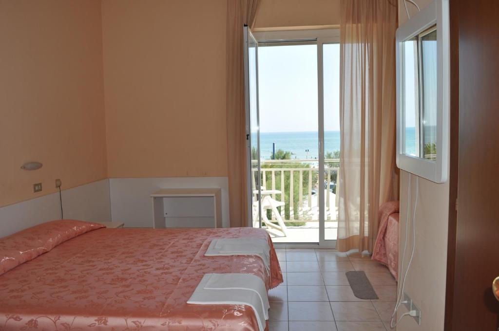 Hotel Perla سينِغاليا الغرفة الصورة