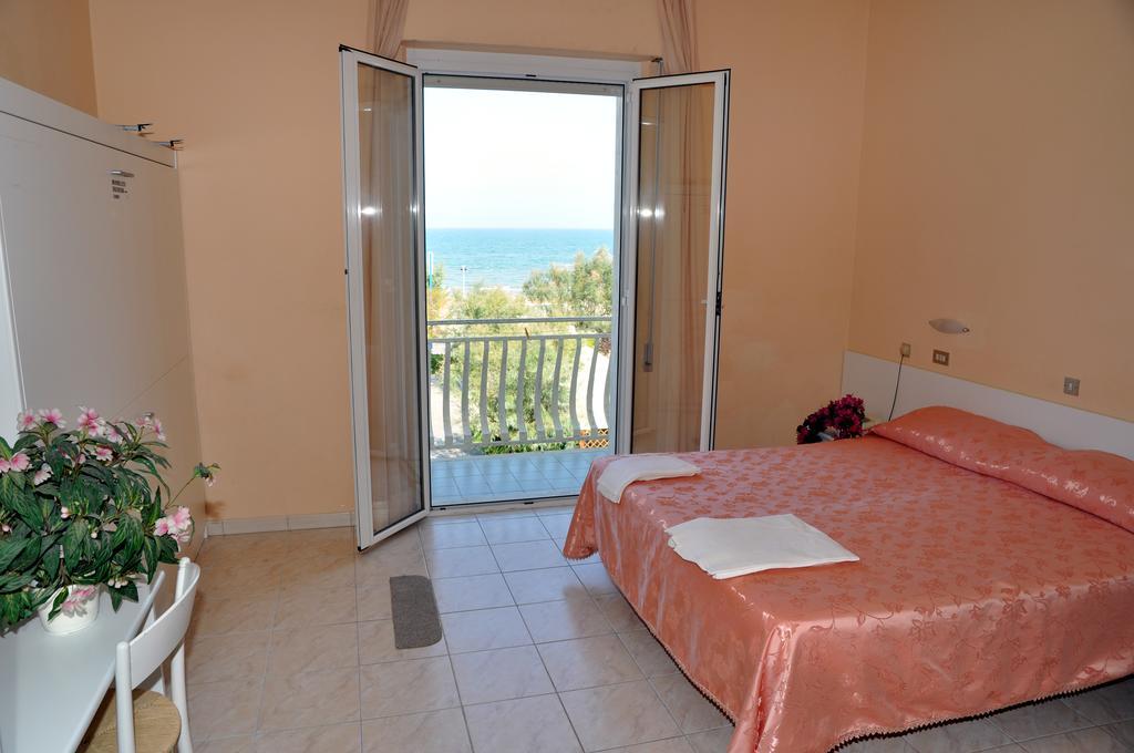 Hotel Perla سينِغاليا المظهر الخارجي الصورة
