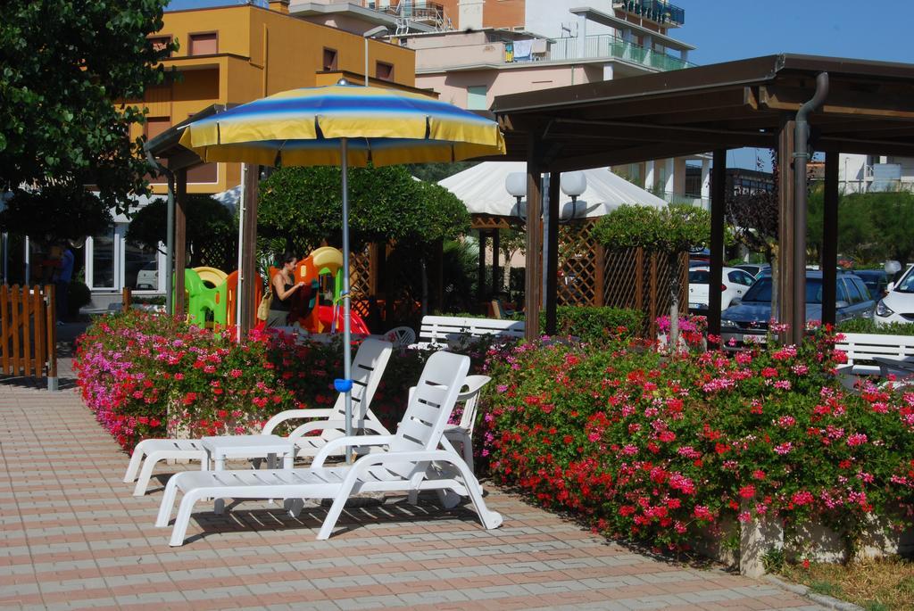 Hotel Perla سينِغاليا المظهر الخارجي الصورة