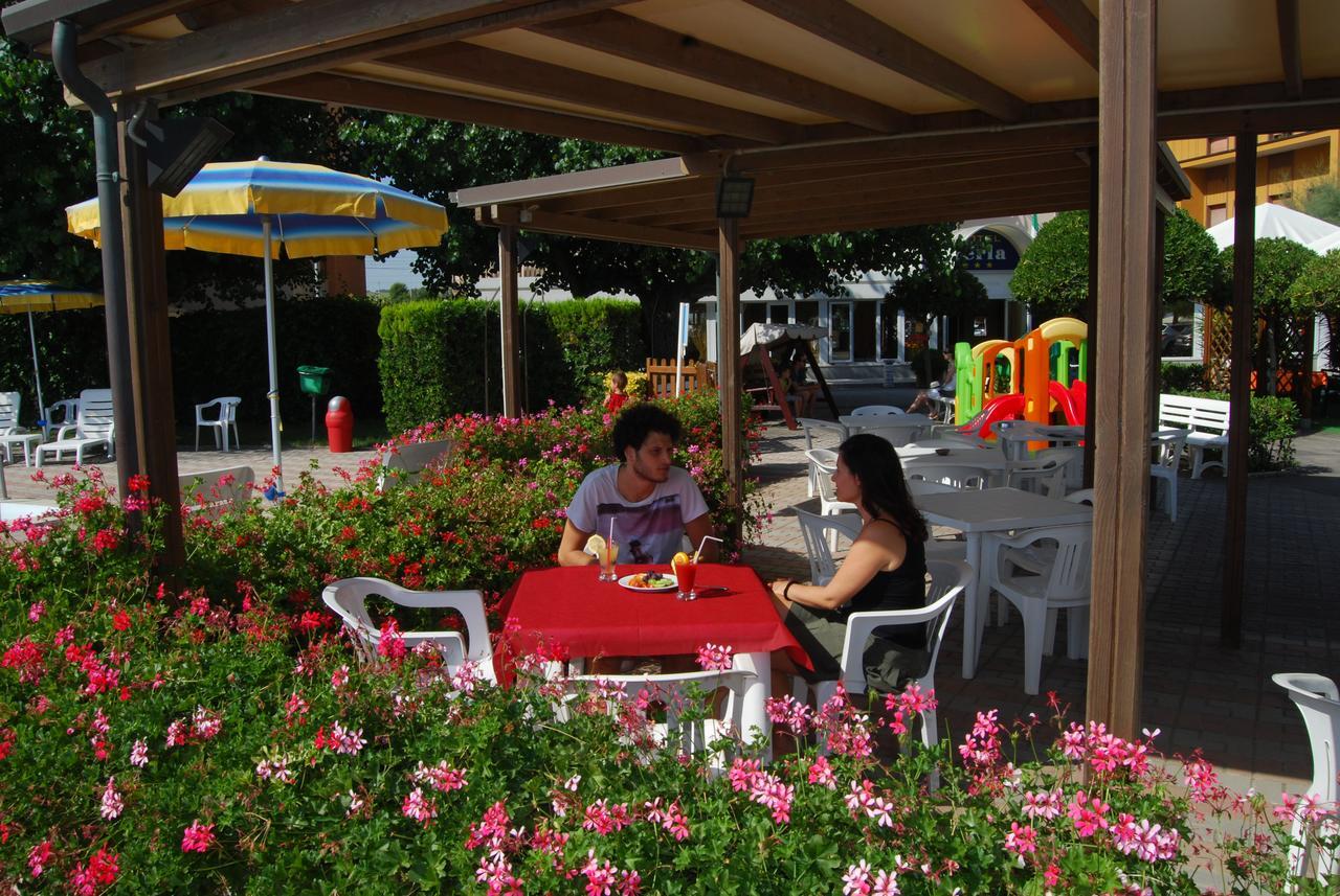 Hotel Perla سينِغاليا المظهر الخارجي الصورة