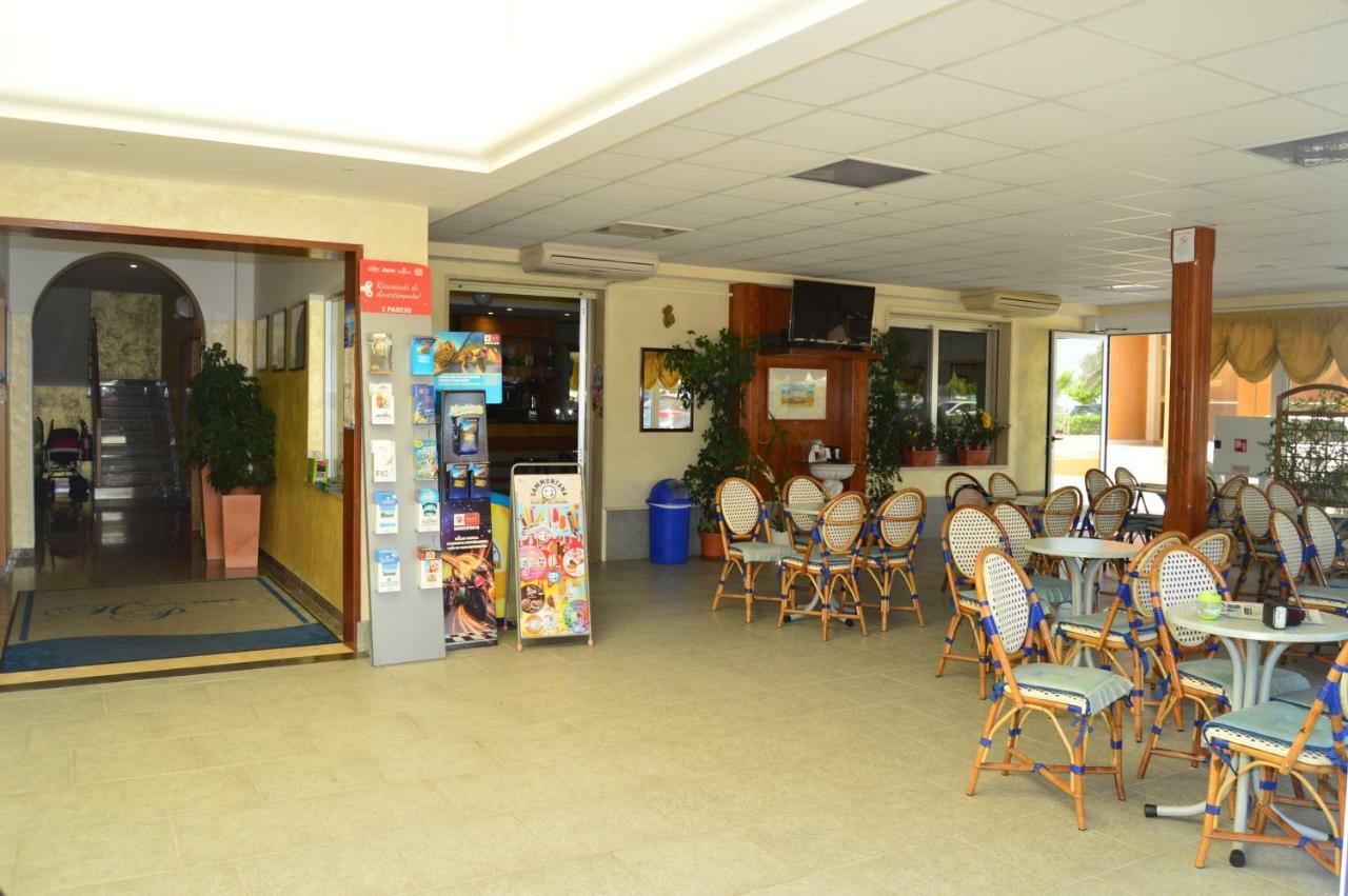 Hotel Perla سينِغاليا المظهر الخارجي الصورة
