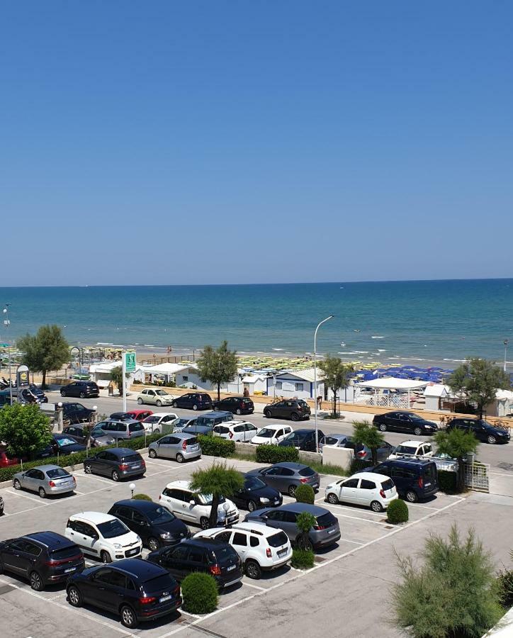 Hotel Perla سينِغاليا المظهر الخارجي الصورة