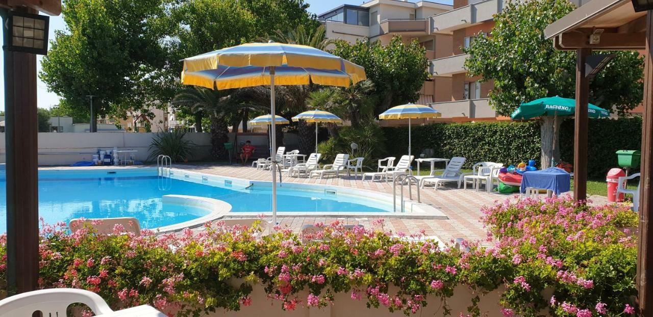 Hotel Perla سينِغاليا المظهر الخارجي الصورة